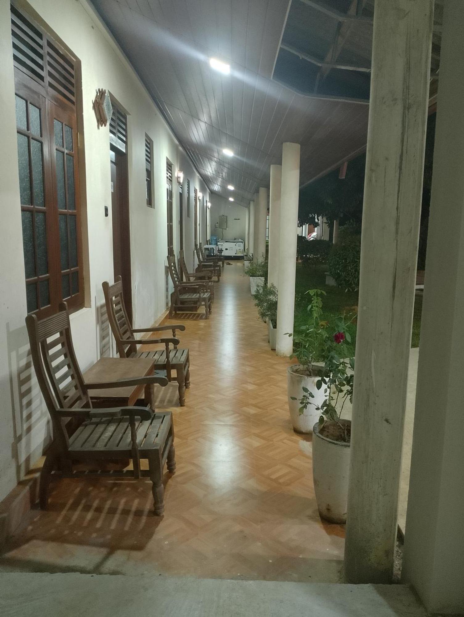 Malindu Yala Gate Hotell Tissamaharama Eksteriør bilde
